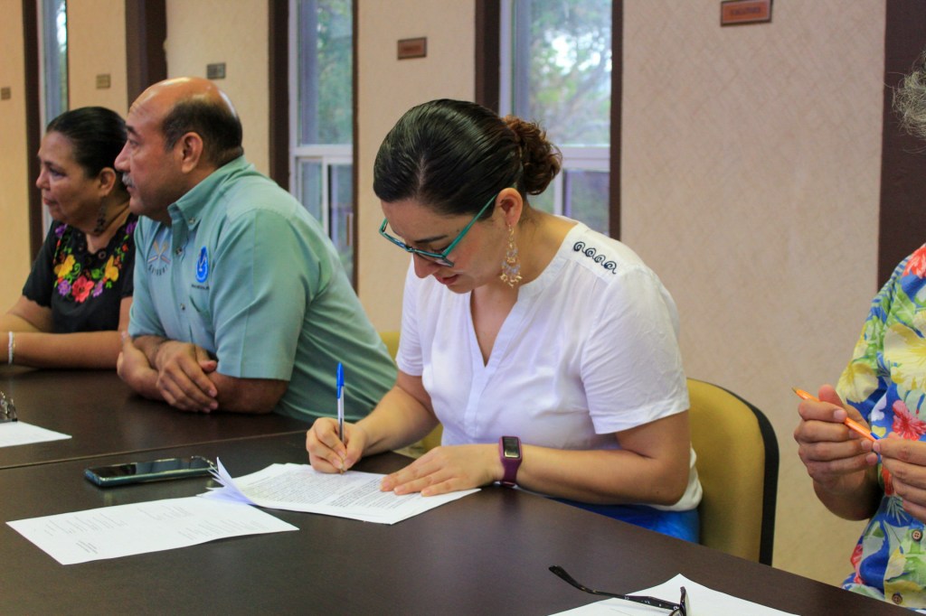 firma del acuerdo de colaboración entre CAMSCYT, cuerpos académicos pertenecientes a la Facultad de Derecho y Ciencias Sociales de la Universidad Autónoma de Tamaulipas y profesores adscritos a distintas facultades e instituciones de educación superior.