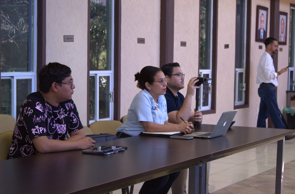 Asistentes a la Conferencia